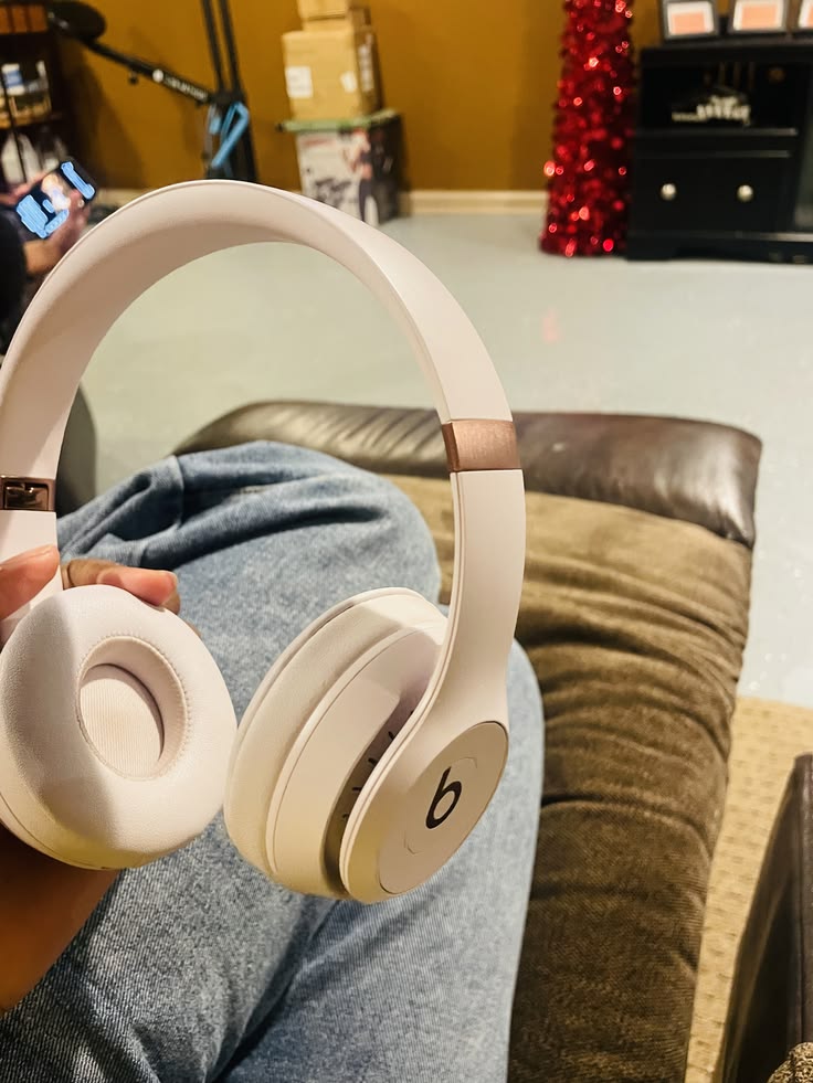 Beats Studio Pro Wireless Headphones – Moon